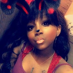 Meet your Posher, Elissa